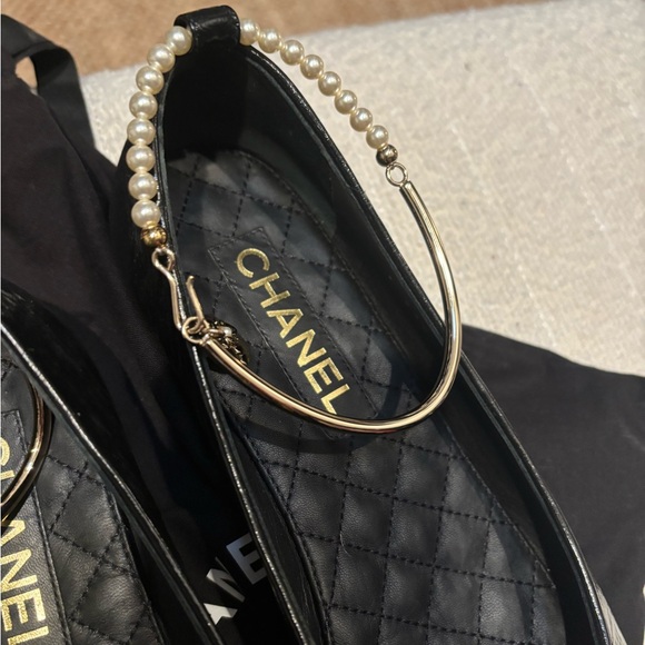 Chanel ballerina flats with ankle pearl chain - Picture 8 of 12